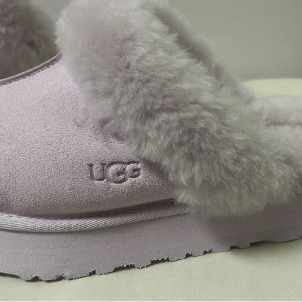 Never Worn UGG Women's Soft Lavender Slippers